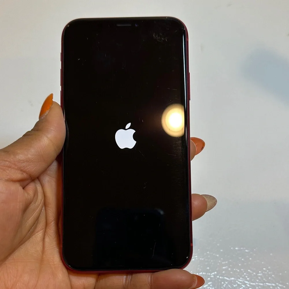 Apple Smartphone - Vibrant Red iPhone XR 64GB Verizon BH 95% color red